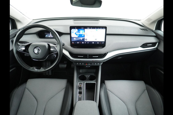 Škoda ENYAQ iV 80 Adaptive Cr. Pano-dak 360° Matrix-Led PDC-a+v Camera Apple Carplay Android Auto Navi Ecc Keyless Stuur+Stoelverwarming+1/2 Le Assistentie Pakket Climate-pakket Comfort-pakket E-call Keyless Licht-pakket Led Matrix 1e Eig.Orig.Nederlandse Auto Grootste Accupakket 11kw thuisladen SOH 92% ruim 55.000 nieuw