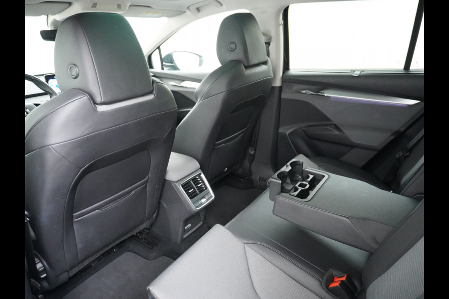 Škoda ENYAQ iV 80 Adaptive Cr. Pano-dak 360° Matrix-Led PDC-a+v Camera Apple Carplay Android Auto Navi Ecc Keyless Stuur+Stoelverwarming+1/2 Le Assistentie Pakket Climate-pakket Comfort-pakket E-call Keyless Licht-pakket Led Matrix 1e Eig.Orig.Nederlandse Auto Grootste Accupakket 11kw thuisladen SOH 92% ruim 55.000 nieuw