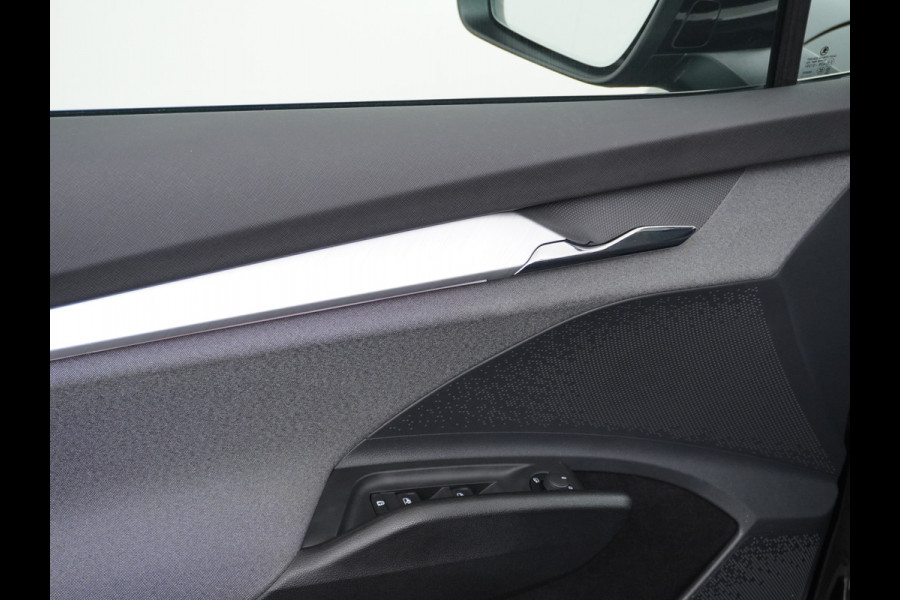 Škoda ENYAQ iV 80 Adaptive Cr. Pano-dak 360° Matrix-Led PDC-a+v Camera Apple Carplay Android Auto Navi Ecc Keyless Stuur+Stoelverwarming+1/2 Le Assistentie Pakket Climate-pakket Comfort-pakket E-call Keyless Licht-pakket Led Matrix 1e Eig.Orig.Nederlandse Auto Grootste Accupakket 11kw thuisladen SOH 92% ruim 55.000 nieuw
