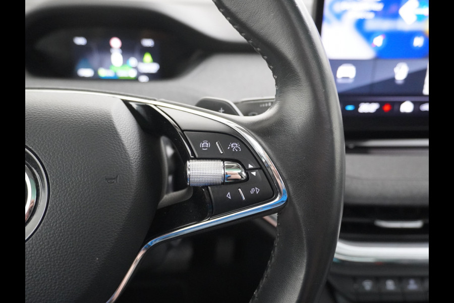 Škoda ENYAQ iV 80 Adaptive Cr. Pano-dak 360° Matrix-Led PDC-a+v Camera Apple Carplay Android Auto Navi Ecc Keyless Stuur+Stoelverwarming+1/2 Le Assistentie Pakket Climate-pakket Comfort-pakket E-call Keyless Licht-pakket Led Matrix 1e Eig.Orig.Nederlandse Auto Grootste Accupakket 11kw thuisladen SOH 92% ruim 55.000 nieuw
