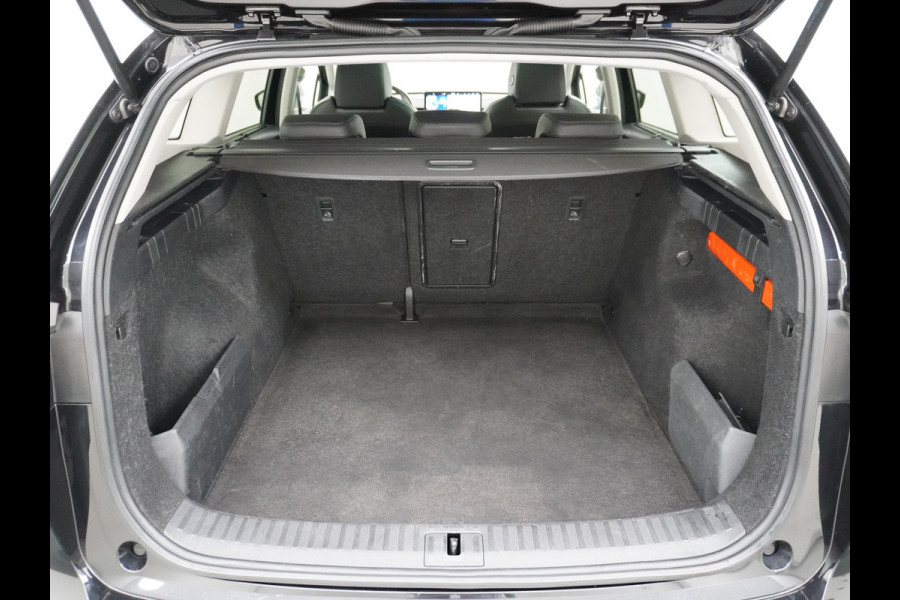 Škoda ENYAQ iV 80 Adaptive Cr. Pano-dak 360° Matrix-Led PDC-a+v Camera Apple Carplay Android Auto Navi Ecc Keyless Stuur+Stoelverwarming+1/2 Le Assistentie Pakket Climate-pakket Comfort-pakket E-call Keyless Licht-pakket Led Matrix 1e Eig.Orig.Nederlandse Auto Grootste Accupakket 11kw thuisladen SOH 92% ruim 55.000 nieuw