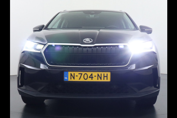 Škoda ENYAQ iV 80 Adaptive Cr. Pano-dak 360° Matrix-Led PDC-a+v Camera Apple Carplay Android Auto Navi Ecc Keyless Stuur+Stoelverwarming+1/2 Le Assistentie Pakket Climate-pakket Comfort-pakket E-call Keyless Licht-pakket Led Matrix 1e Eig.Orig.Nederlandse Auto Grootste Accupakket 11kw thuisladen SOH 92% ruim 55.000 nieuw