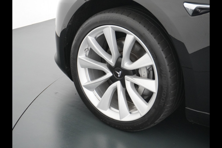 Tesla Model 3 RWD SR+ 60kWh 325PK 19"Lmv  AutoPilot Leder PanoDak Adaptive-Cruise Lmv Camera's Elektr.-Stuur+Stoelen+Spiegels+Geheugen+Easy-En Navi LED Comfortstoelen ACC DAB Voorverwarmen interieur via App Keyless via Telefoonsleutel One-Pedal-Drive 1e Eigenaar Origineel Nederlandse auto tot 11kw laden thuis! 1.584kg licht!