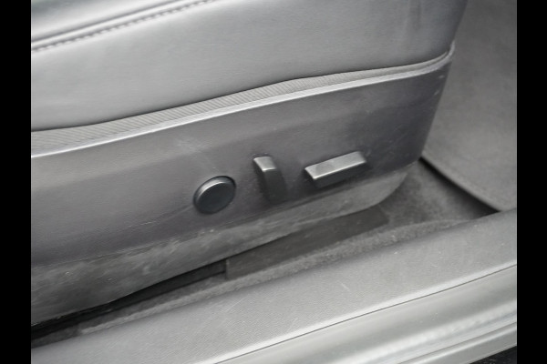 Tesla Model 3 RWD SR+ 60kWh 325PK 19"Lmv  AutoPilot Leder PanoDak Adaptive-Cruise Lmv Camera's Elektr.-Stuur+Stoelen+Spiegels+Geheugen+Easy-En Navi LED Comfortstoelen ACC DAB Voorverwarmen interieur via App Keyless via Telefoonsleutel One-Pedal-Drive 1e Eigenaar Origineel Nederlandse auto tot 11kw laden thuis! 1.584kg licht!