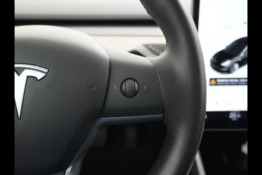 Tesla Model 3 RWD SR+ 60kWh 325PK 19"Lmv  AutoPilot Leder PanoDak Adaptive-Cruise Lmv Camera's Elektr.-Stuur+Stoelen+Spiegels+Geheugen+Easy-En Navi LED Comfortstoelen ACC DAB Voorverwarmen interieur via App Keyless via Telefoonsleutel One-Pedal-Drive 1e Eigenaar Origineel Nederlandse auto tot 11kw laden thuis! 1.584kg licht!