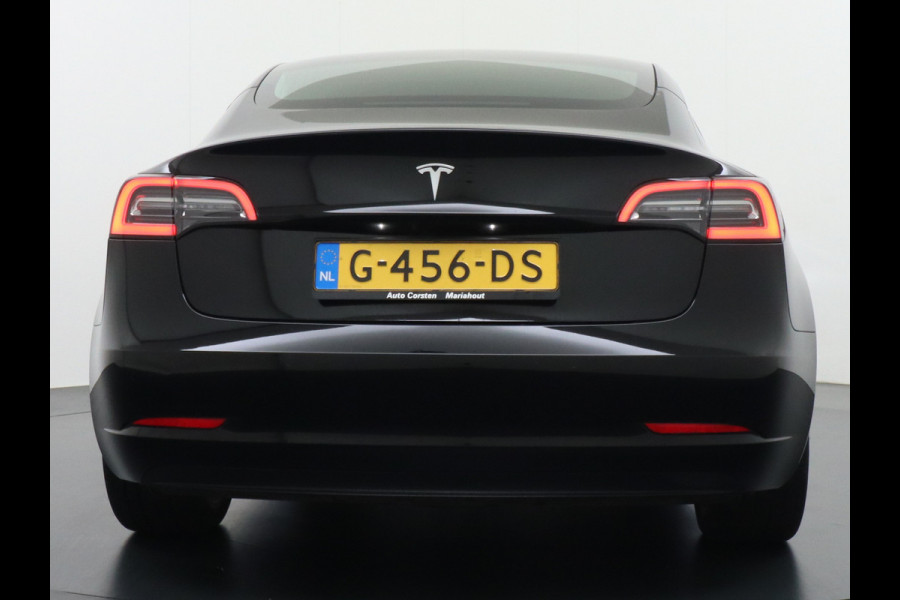 Tesla Model 3 RWD SR+ 60kWh 325PK 19"Lmv  AutoPilot Leder PanoDak Adaptive-Cruise Lmv Camera's Elektr.-Stuur+Stoelen+Spiegels+Geheugen+Easy-En Navi LED Comfortstoelen ACC DAB Voorverwarmen interieur via App Keyless via Telefoonsleutel One-Pedal-Drive 1e Eigenaar Origineel Nederlandse auto tot 11kw laden thuis! 1.584kg licht!