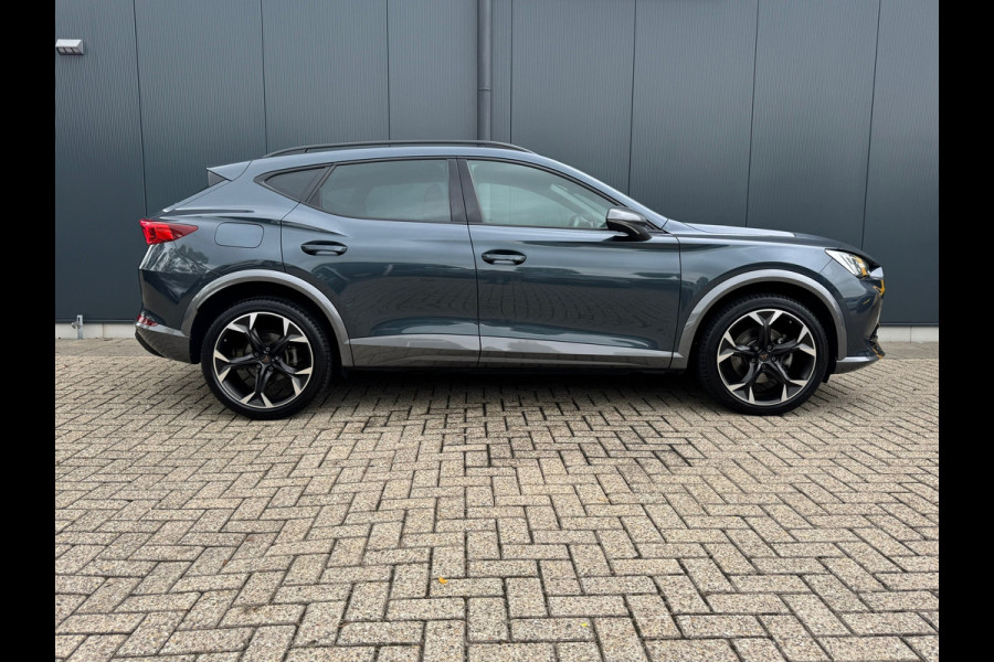 CUPRA Formentor 1.4 e-Hybrid 204pk * Trekhaak * Stoelverwarming * Carplay * Side Assist * CUPRA Formentor 1.4 e-Hybrid 204pk * Trekhaak * Stoelverwarming * Carplay * Side Assist *