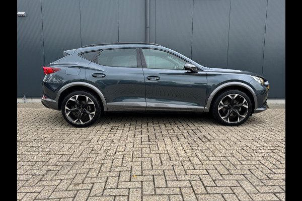 CUPRA Formentor 1.4 e-Hybrid 204pk * Trekhaak * Stoelverwarming * Carplay * Side Assist * CUPRA Formentor 1.4 e-Hybrid 204pk * Trekhaak * Stoelverwarming * Carplay * Side Assist *
