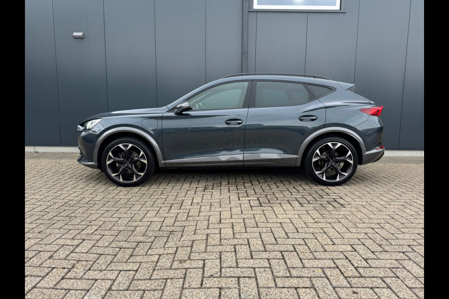 CUPRA Formentor 1.4 e-Hybrid 204pk * Trekhaak * Stoelverwarming * Carplay * Side Assist * CUPRA Formentor 1.4 e-Hybrid 204pk * Trekhaak * Stoelverwarming * Carplay * Side Assist *
