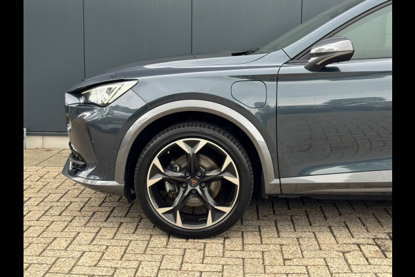 CUPRA Formentor 1.4 e-Hybrid 204pk * Trekhaak * Stoelverwarming * Carplay * Side Assist * CUPRA Formentor 1.4 e-Hybrid 204pk * Trekhaak * Stoelverwarming * Carplay * Side Assist *
