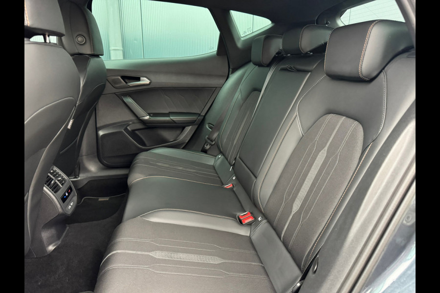 CUPRA Formentor 1.4 e-Hybrid 204pk * Trekhaak * Stoelverwarming * Carplay * Side Assist * CUPRA Formentor 1.4 e-Hybrid 204pk * Trekhaak * Stoelverwarming * Carplay * Side Assist *