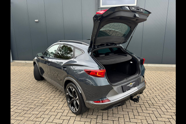 CUPRA Formentor 1.4 e-Hybrid 204pk * Trekhaak * Stoelverwarming * Carplay * Side Assist * CUPRA Formentor 1.4 e-Hybrid 204pk * Trekhaak * Stoelverwarming * Carplay * Side Assist *
