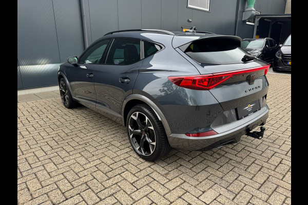 CUPRA Formentor 1.4 e-Hybrid 204pk * Trekhaak * Stoelverwarming * Carplay * Side Assist * CUPRA Formentor 1.4 e-Hybrid 204pk * Trekhaak * Stoelverwarming * Carplay * Side Assist *