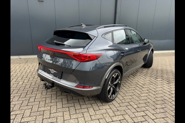CUPRA Formentor 1.4 e-Hybrid 204pk * Trekhaak * Stoelverwarming * Carplay * Side Assist * CUPRA Formentor 1.4 e-Hybrid 204pk * Trekhaak * Stoelverwarming * Carplay * Side Assist *