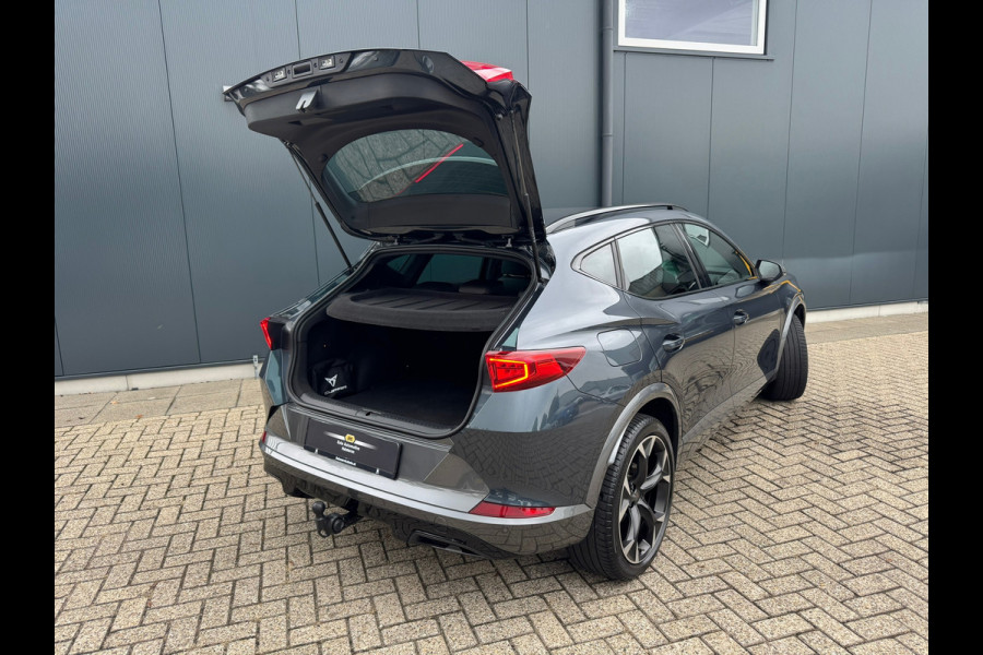 CUPRA Formentor 1.4 e-Hybrid 204pk * Trekhaak * Stoelverwarming * Carplay * Side Assist * CUPRA Formentor 1.4 e-Hybrid 204pk * Trekhaak * Stoelverwarming * Carplay * Side Assist *