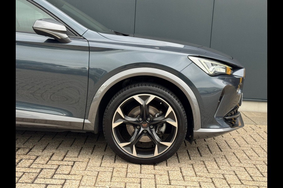 CUPRA Formentor 1.4 e-Hybrid 204pk * Trekhaak * Stoelverwarming * Carplay * Side Assist * CUPRA Formentor 1.4 e-Hybrid 204pk * Trekhaak * Stoelverwarming * Carplay * Side Assist *