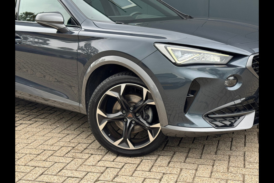 CUPRA Formentor 1.4 e-Hybrid 204pk * Trekhaak * Stoelverwarming * Carplay * Side Assist * CUPRA Formentor 1.4 e-Hybrid 204pk * Trekhaak * Stoelverwarming * Carplay * Side Assist *