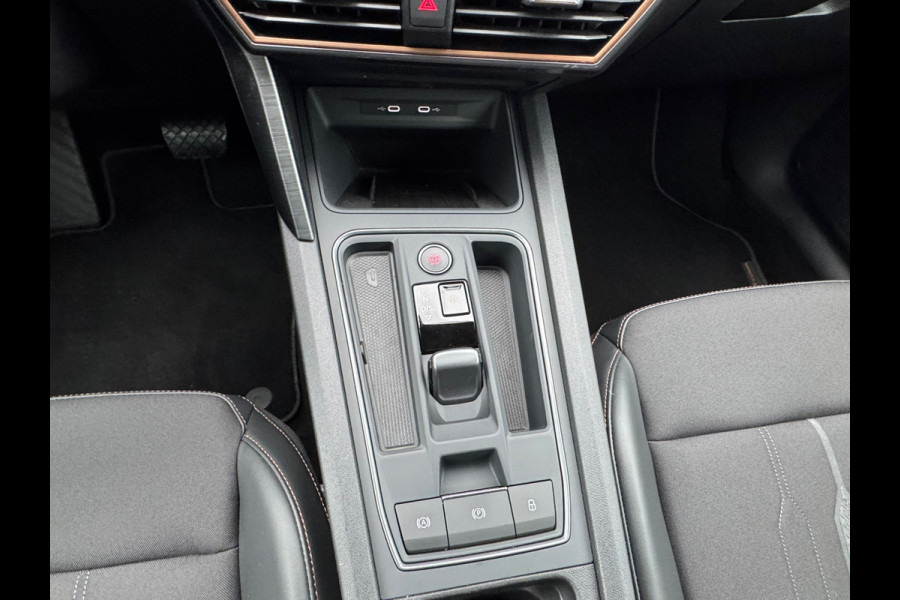 CUPRA Formentor 1.4 e-Hybrid 204pk * Trekhaak * Stoelverwarming * Carplay * Side Assist * CUPRA Formentor 1.4 e-Hybrid 204pk * Trekhaak * Stoelverwarming * Carplay * Side Assist *