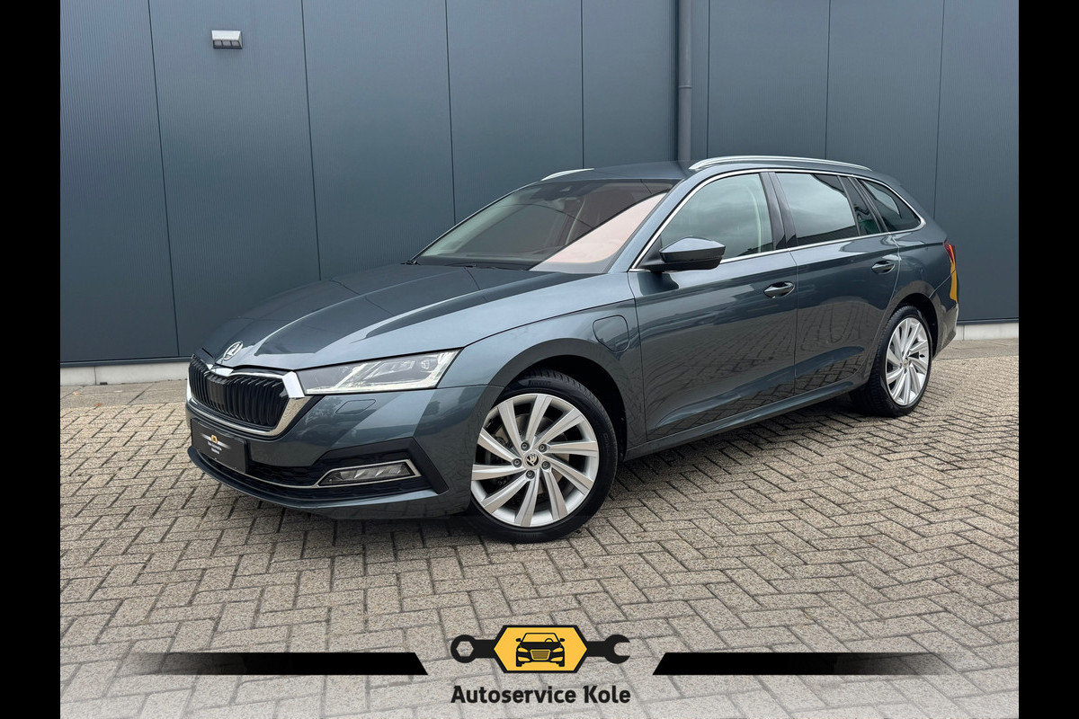 Škoda Octavia Combi 1.4 TSI iV PHEV Style * Memory * Head-up Display * Stoelverwarming * Camera * Škoda Octavia Combi 1.4 TSI iV PHEV Style * Memory * Head-up Display * Stoelverwarming * Camera *