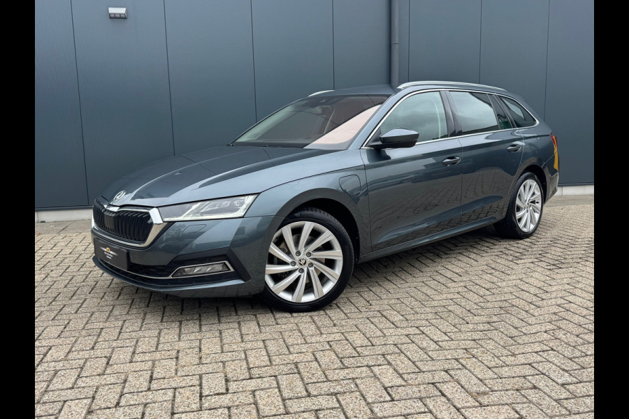 Škoda Octavia Combi 1.4 TSI iV PHEV Style * Memory * Head-up Display * Stoelverwarming * Camera * Škoda Octavia Combi 1.4 TSI iV PHEV Style * Memory * Head-up Display * Stoelverwarming * Camera *