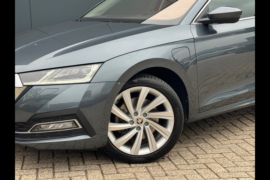 Škoda Octavia Combi 1.4 TSI iV PHEV Style * Memory * Head-up Display * Stoelverwarming * Camera * Škoda Octavia Combi 1.4 TSI iV PHEV Style * Memory * Head-up Display * Stoelverwarming * Camera *