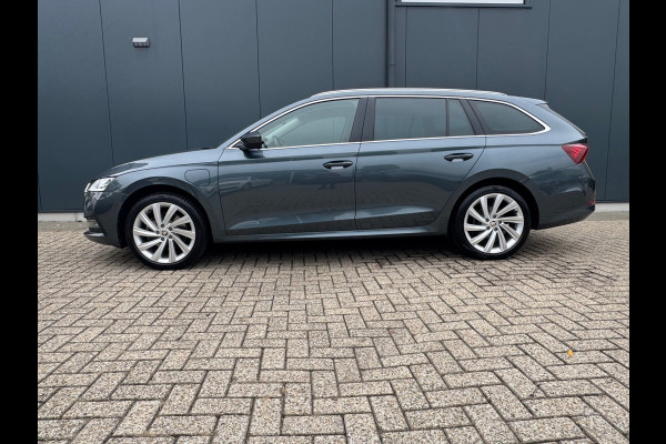 Škoda Octavia Combi 1.4 TSI iV PHEV Style * Memory * Head-up Display * Stoelverwarming * Camera * Škoda Octavia Combi 1.4 TSI iV PHEV Style * Memory * Head-up Display * Stoelverwarming * Camera *