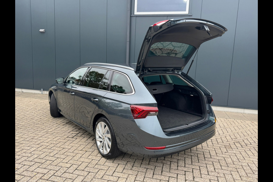 Škoda Octavia Combi 1.4 TSI iV PHEV Style * Memory * Head-up Display * Stoelverwarming * Camera * Škoda Octavia Combi 1.4 TSI iV PHEV Style * Memory * Head-up Display * Stoelverwarming * Camera *