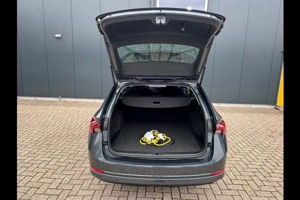 Škoda Octavia Combi 1.4 TSI iV PHEV Style * Memory * Head-up Display * Stoelverwarming * Camera * Škoda Octavia Combi 1.4 TSI iV PHEV Style * Memory * Head-up Display * Stoelverwarming * Camera *