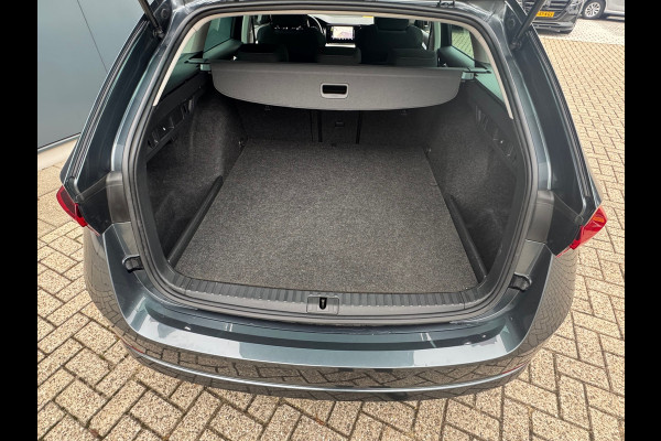 Škoda Octavia Combi 1.4 TSI iV PHEV Style * Memory * Head-up Display * Stoelverwarming * Camera * Škoda Octavia Combi 1.4 TSI iV PHEV Style * Memory * Head-up Display * Stoelverwarming * Camera *