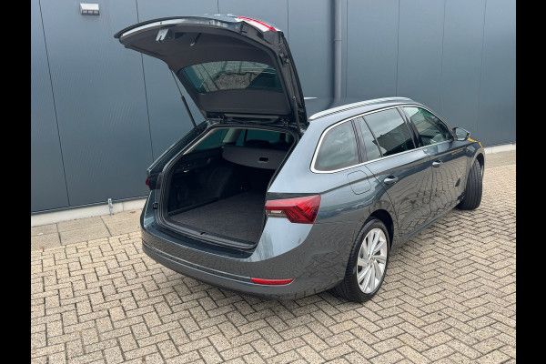 Škoda Octavia Combi 1.4 TSI iV PHEV Style * Memory * Head-up Display * Stoelverwarming * Camera * Škoda Octavia Combi 1.4 TSI iV PHEV Style * Memory * Head-up Display * Stoelverwarming * Camera *