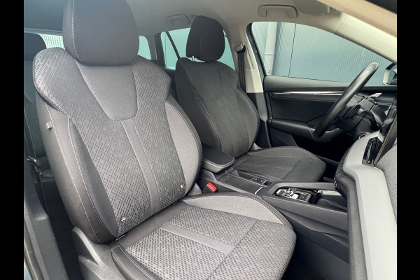 Škoda Octavia Combi 1.4 TSI iV PHEV Style * Memory * Head-up Display * Stoelverwarming * Camera * Škoda Octavia Combi 1.4 TSI iV PHEV Style * Memory * Head-up Display * Stoelverwarming * Camera *