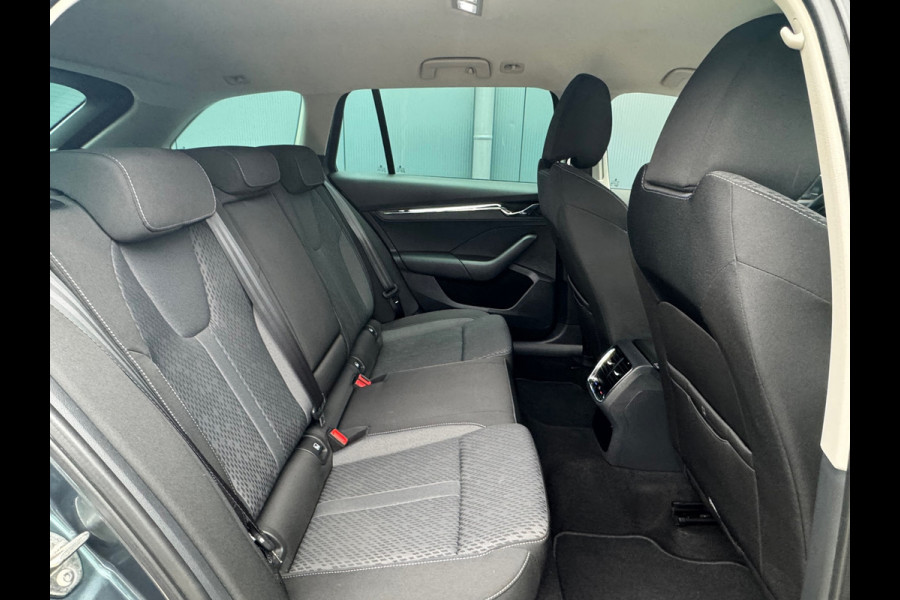 Škoda Octavia Combi 1.4 TSI iV PHEV Style * Memory * Head-up Display * Stoelverwarming * Camera * Škoda Octavia Combi 1.4 TSI iV PHEV Style * Memory * Head-up Display * Stoelverwarming * Camera *