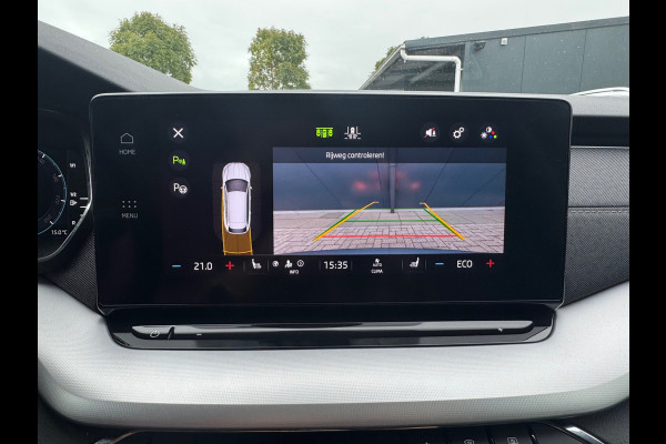 Škoda Octavia Combi 1.4 TSI iV PHEV Style * Memory * Head-up Display * Stoelverwarming * Camera * Škoda Octavia Combi 1.4 TSI iV PHEV Style * Memory * Head-up Display * Stoelverwarming * Camera *