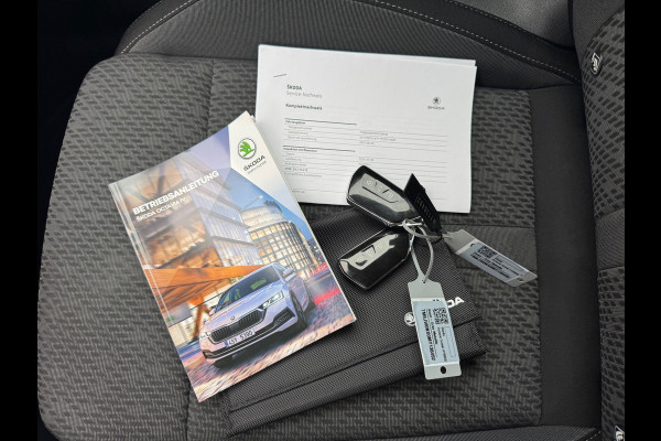 Škoda Octavia Combi 1.4 TSI iV PHEV Style * Memory * Head-up Display * Stoelverwarming * Camera * Škoda Octavia Combi 1.4 TSI iV PHEV Style * Memory * Head-up Display * Stoelverwarming * Camera *