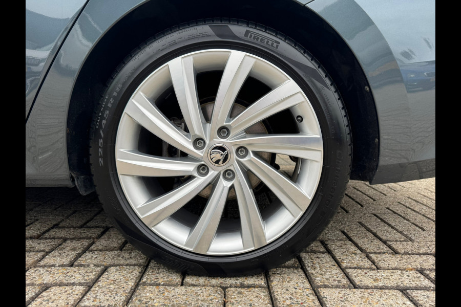 Škoda Octavia Combi 1.4 TSI iV PHEV Style * Memory * Head-up Display * Stoelverwarming * Camera * Škoda Octavia Combi 1.4 TSI iV PHEV Style * Memory * Head-up Display * Stoelverwarming * Camera *