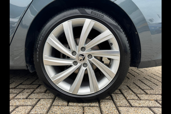 Škoda Octavia Combi 1.4 TSI iV PHEV Style * Memory * Head-up Display * Stoelverwarming * Camera * Škoda Octavia Combi 1.4 TSI iV PHEV Style * Memory * Head-up Display * Stoelverwarming * Camera *