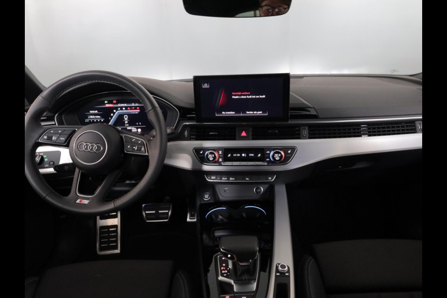 Audi A4 Avant 35 TFSI S edition Competition 150 pk S-tronic | Verlengde garantie | Navigatie | Parkeersensoren | LED koplampen | Stoelverwarming | S-Line |