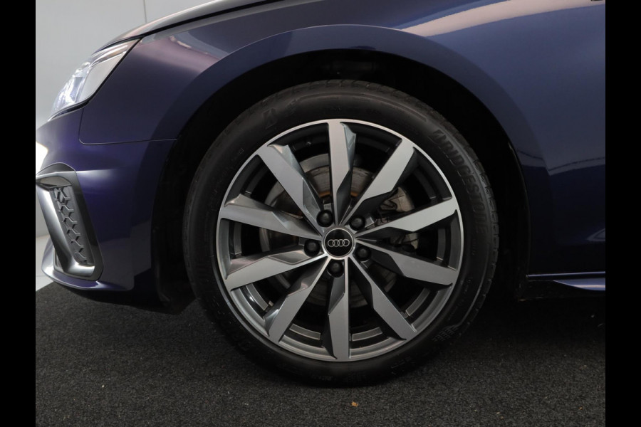 Audi A4 Avant 35 TFSI S edition Competition 150 pk S-tronic | Verlengde garantie | Navigatie | Parkeersensoren | LED koplampen | Stoelverwarming | S-Line |