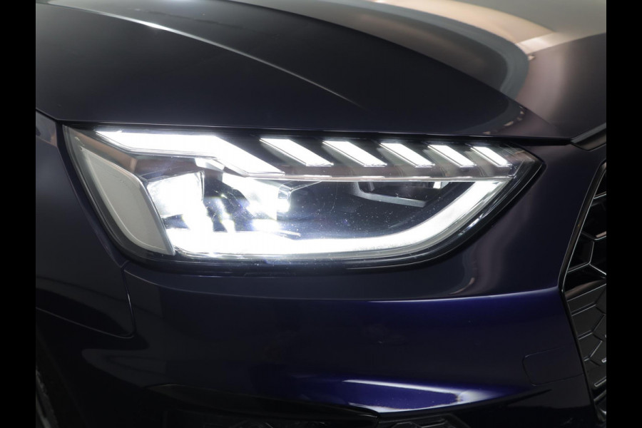 Audi A4 Avant 35 TFSI S edition Competition 150 pk S-tronic | Verlengde garantie | Navigatie | Parkeersensoren | LED koplampen | Stoelverwarming | S-Line |