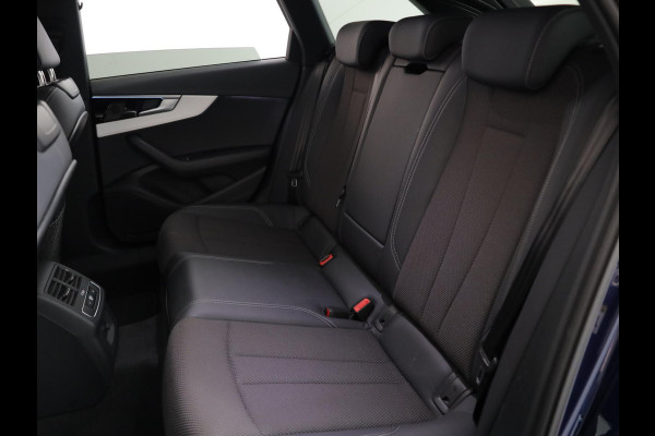 Audi A4 Avant 35 TFSI S edition Competition 150 pk S-tronic | Verlengde garantie | Navigatie | Parkeersensoren | LED koplampen | Stoelverwarming | S-Line |
