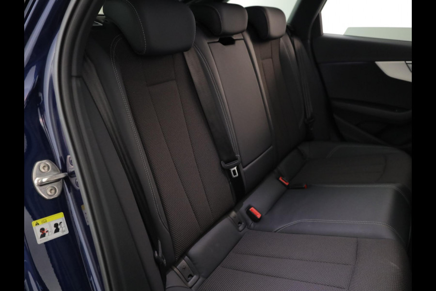 Audi A4 Avant 35 TFSI S edition Competition 150 pk S-tronic | Verlengde garantie | Navigatie | Parkeersensoren | LED koplampen | Stoelverwarming | S-Line |