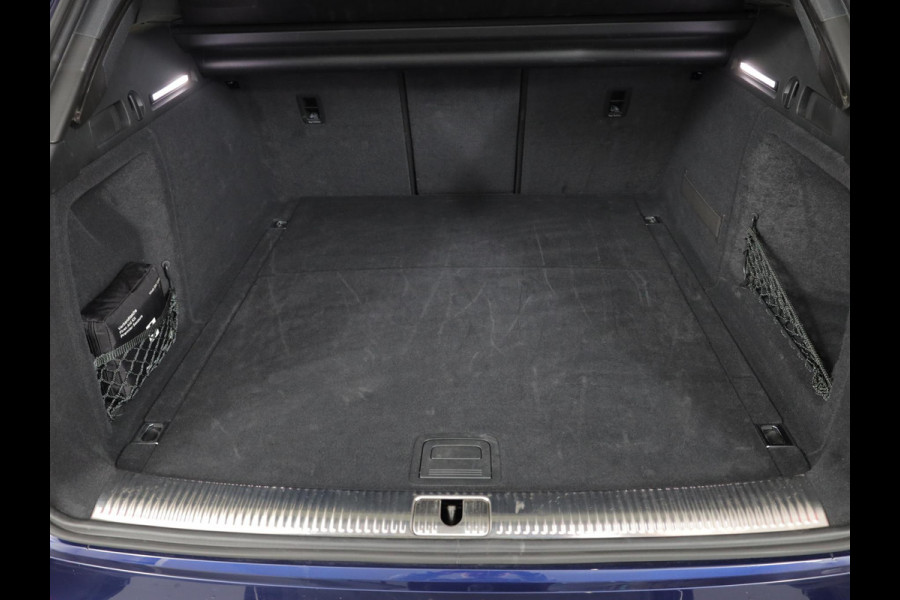 Audi A4 Avant 35 TFSI S edition Competition 150 pk S-tronic | Verlengde garantie | Navigatie | Parkeersensoren | LED koplampen | Stoelverwarming | S-Line |
