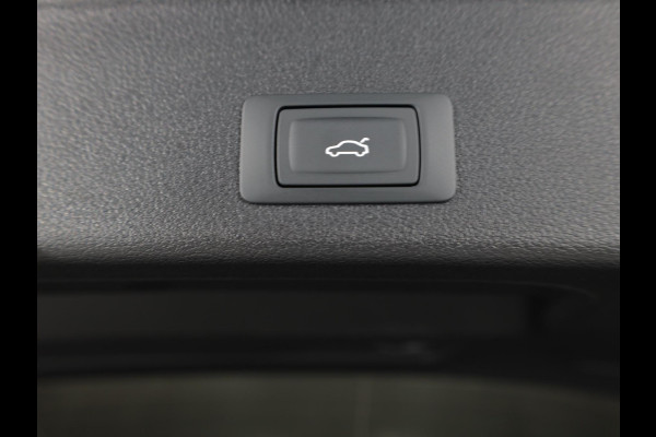 Audi A4 Avant 35 TFSI S edition Competition 150 pk S-tronic | Verlengde garantie | Navigatie | Parkeersensoren | LED koplampen | Stoelverwarming | S-Line |