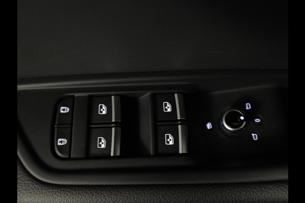 Audi A4 Avant 35 TFSI S edition Competition 150 pk S-tronic | Verlengde garantie | Navigatie | Parkeersensoren | LED koplampen | Stoelverwarming | S-Line |