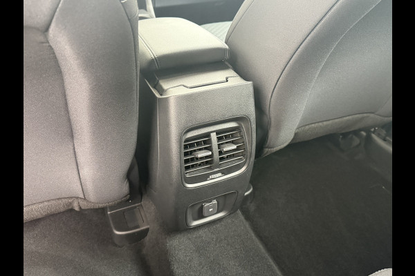 Ford Kuga 2.5 PHEV 225pk AUT. Hybride Navi Apple Carplay Android Ford-Connect PDC a+v 17" DAB Dual-ECC Stoelverwarmd Cruise Control SpoorA WiFi Led Bluetooth Active Braking/Pre-Collision Assist Lane Assist en Road Edge Detection Voicecontrol 1500kg Trekvermogen EURO 6 Plug in Hybride wltp 56 km rijbereik elektrisch Daarnaast extra zuinig door Energie-terugwinning! ruim € 41.000 nieuw!