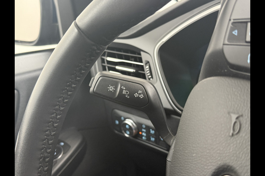 Ford Kuga 2.5 PHEV 225pk AUT. Hybride Navi Apple Carplay Android Ford-Connect PDC a+v 17" DAB Dual-ECC Stoelverwarmd Cruise Control SpoorA WiFi Led Bluetooth Active Braking/Pre-Collision Assist Lane Assist en Road Edge Detection Voicecontrol 1500kg Trekvermogen EURO 6 Plug in Hybride wltp 56 km rijbereik elektrisch Daarnaast extra zuinig door Energie-terugwinning! ruim € 41.000 nieuw!