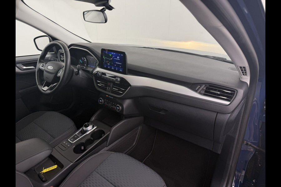 Ford Kuga 2.5 PHEV 225pk AUT. Hybride Navi Apple Carplay Android Ford-Connect PDC a+v 17" DAB Dual-ECC Stoelverwarmd Cruise Control SpoorA WiFi Led Bluetooth Active Braking/Pre-Collision Assist Lane Assist en Road Edge Detection Voicecontrol 1500kg Trekvermogen EURO 6 Plug in Hybride wltp 56 km rijbereik elektrisch Daarnaast extra zuinig door Energie-terugwinning! ruim € 41.000 nieuw!