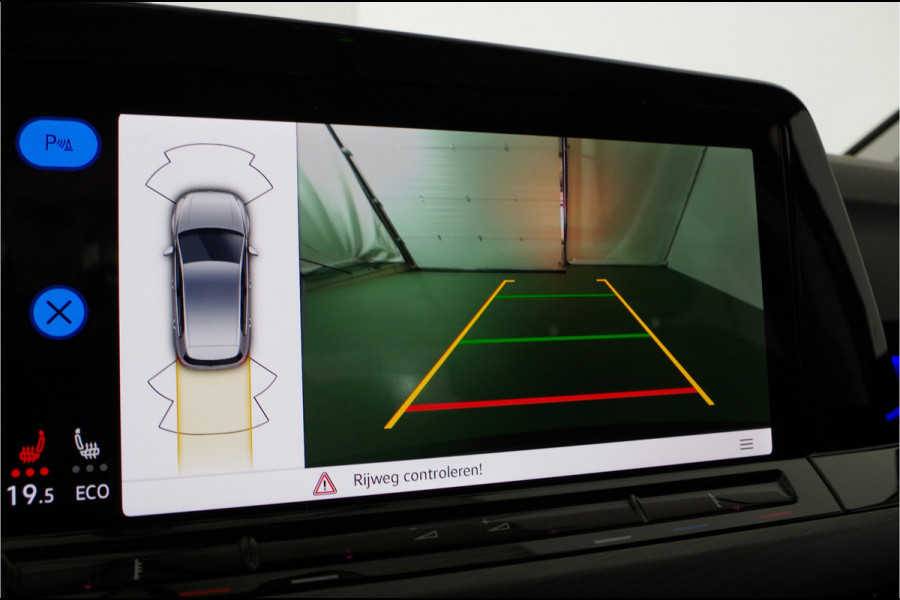 Volkswagen Golf 1.4 eHybrid Style > 204pk/Pano.schuif/Memory/IQ.Light/trekhaak/Sportstoelen...