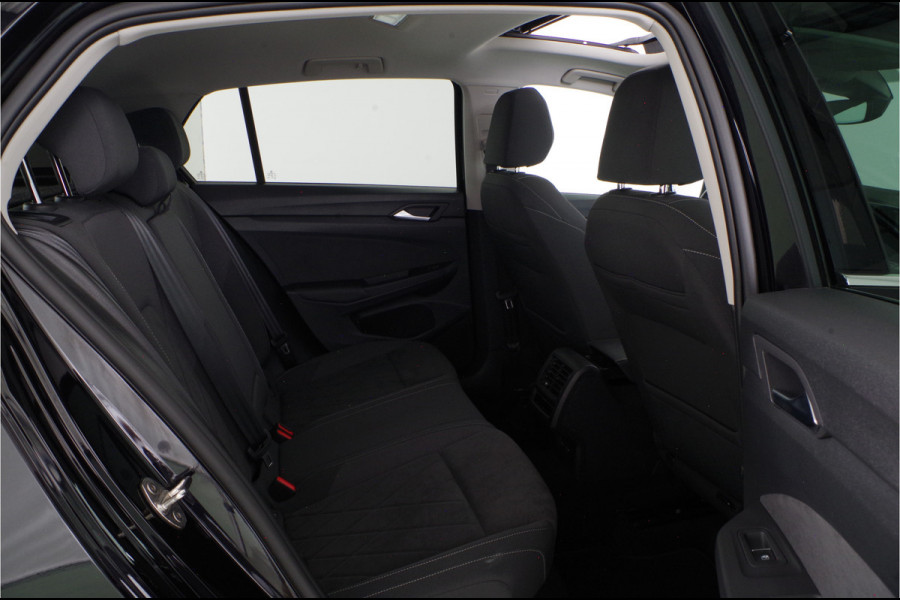 Volkswagen Golf 1.4 eHybrid Style > 204pk/Pano.schuif/Memory/IQ.Light/trekhaak/Sportstoelen...