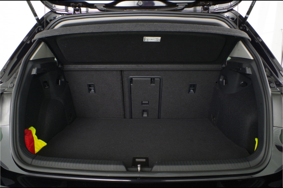 Volkswagen Golf 1.4 eHybrid Style > 204pk/Pano.schuif/Memory/IQ.Light/trekhaak/Sportstoelen...